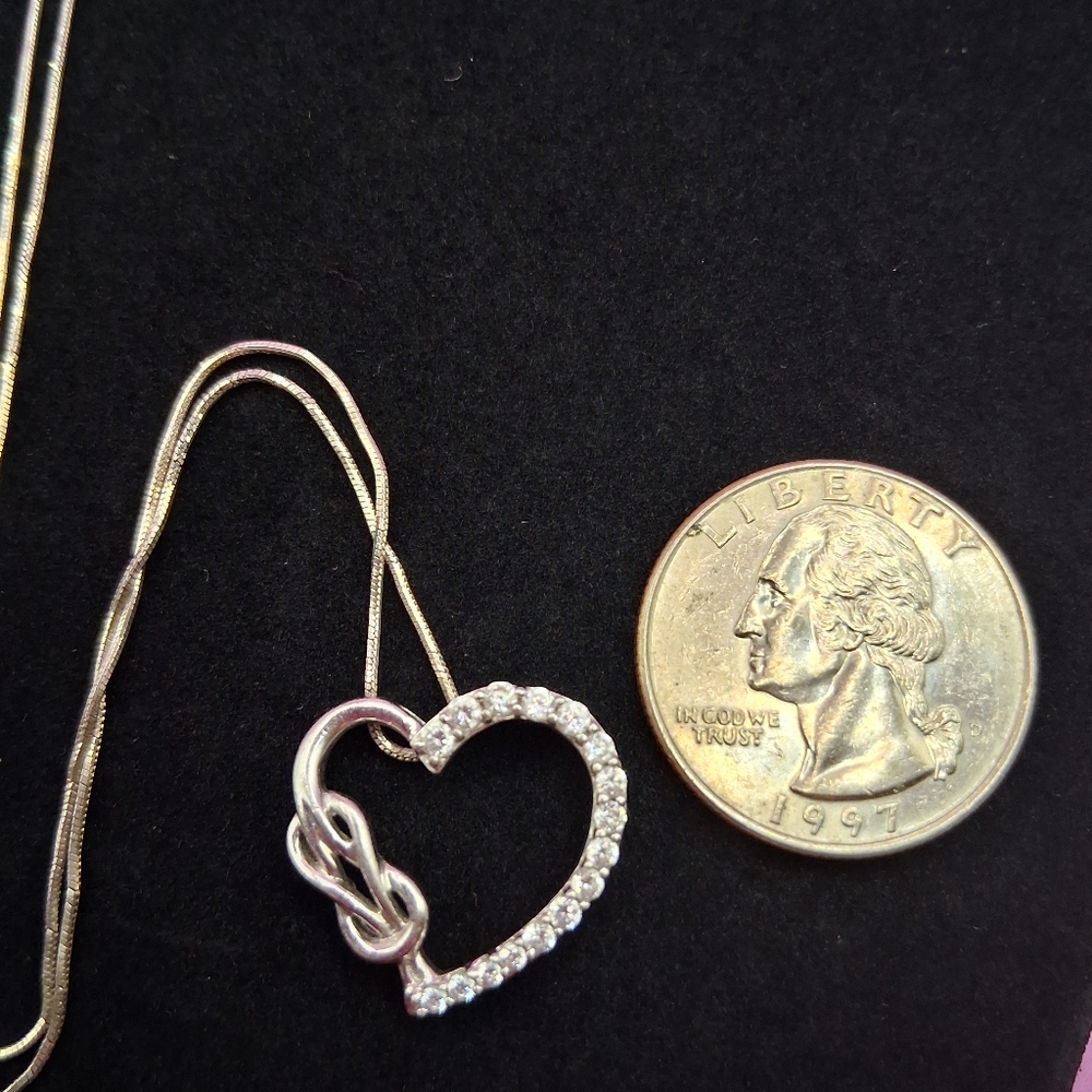 Elegant Silver Necklace with Crystal Accents